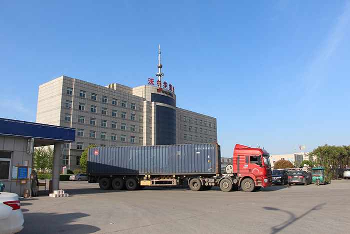 乐虎88国际集团一批挖掘机配件出口欧洲市场